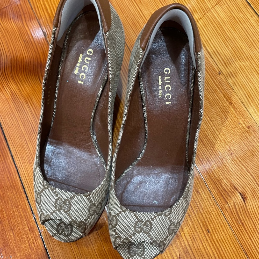 Gucci wedge in canvas monogram
